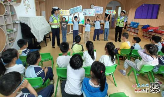 鹰潭市第三幼儿园开展交通安全主题宣传活动