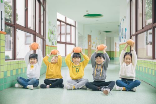 解决幼儿园里的 社交难题 ,让小班孩子快速交到新朋友